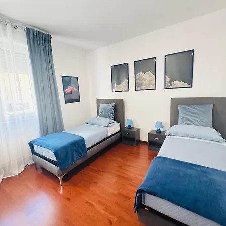 Velvet -charming In Apartment